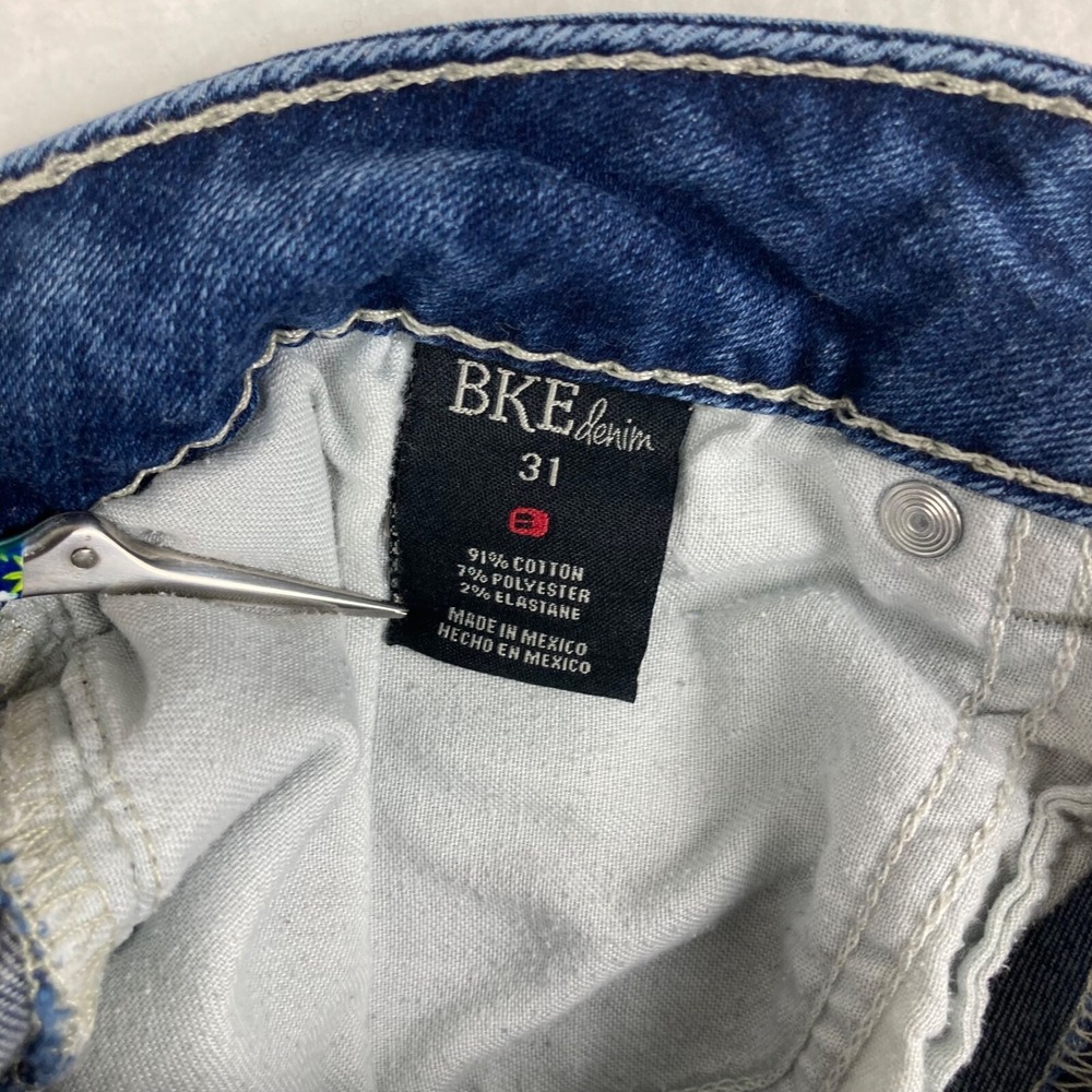 Buckle BKE Denim Harper Mid Rise Dark Wash Size 31 Embroidered  Blue Jeans - Picture 13 of 14